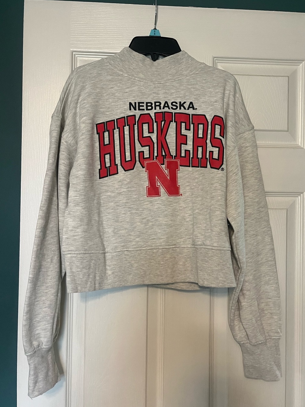 Nebraska Huskers Gray Cropped Sweatshirt